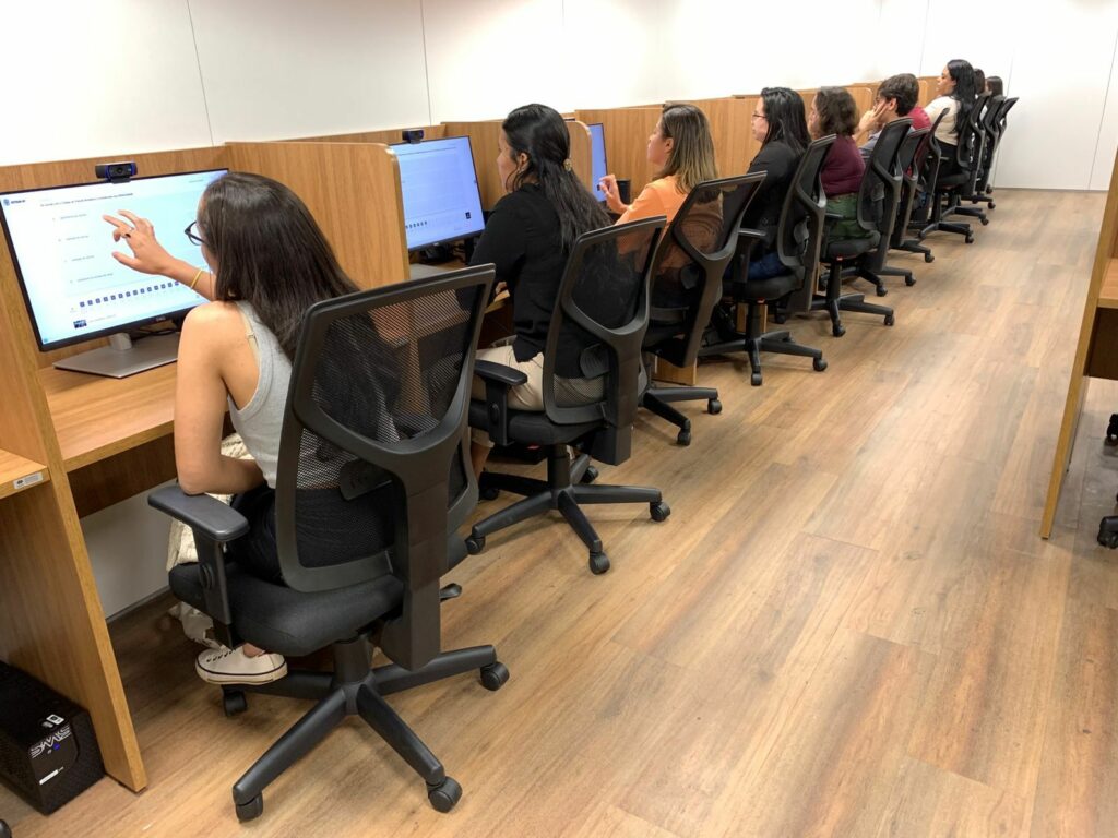 Nova CNH: Detran-DF aplica mais de 3 mil exames teóricos com novo formato