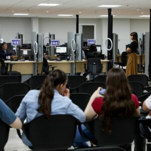 Prazo para regularizar título eleitoral no DF termina em 6 de maio; veja riscos