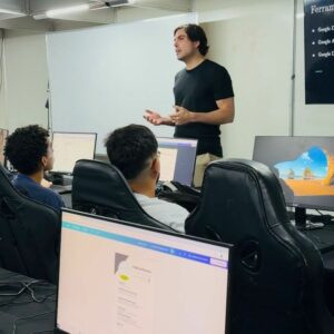 Pró-Jovem Digital forma 240 alunos na Estrutural e Samambaia em 2026