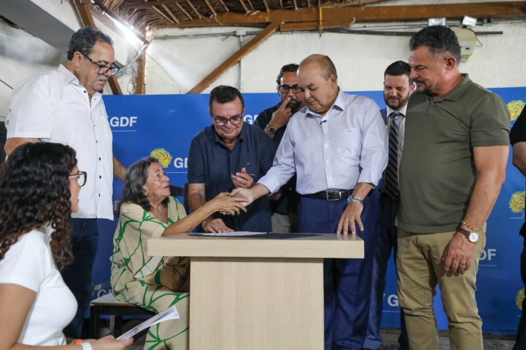 Restaurante Palhoça é regularizado e GDF alcança 1.500 contratos de concessão