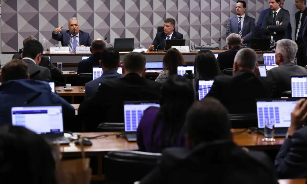 André Mendonça proíbe CPMI do INSS de acessar dados privados de Daniel Vorcaro