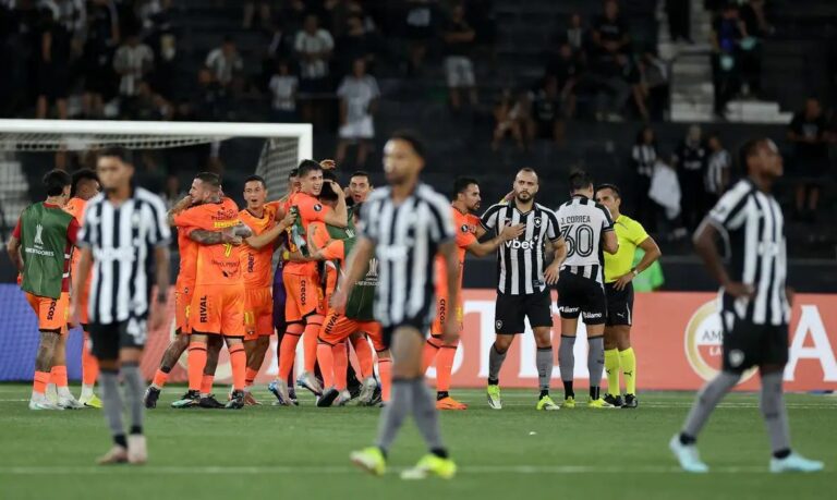 Botafogo é eliminado da Libertadores após derrota para o Barcelona