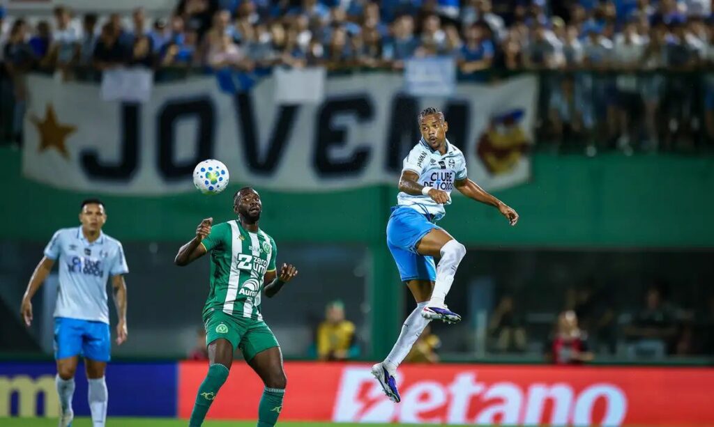 Chapecoense e Grêmio empatam em 1 a 1 pela 6ª rodada do Brasileirão