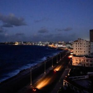 Comboio internacional desafia sanções e entrega ajuda humanitária a Cuba