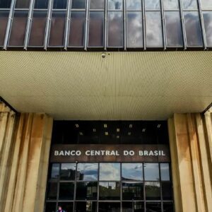 Copom decide taxa Selic sob pressão do petróleo e conflitos globais