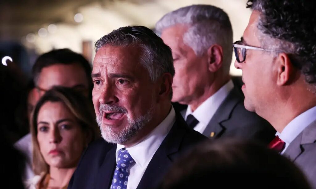 CPMI do INSS: Relatório governista pede indiciamento de Jair Bolsonaro