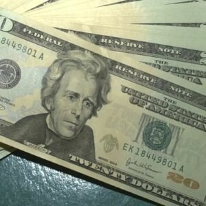 Dólar recua e Ibovespa sobe 3% na semana apesar de conflitos externos