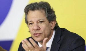 Haddad prevê crescimento de até 1% no PIB e anuncia saída do Ministério