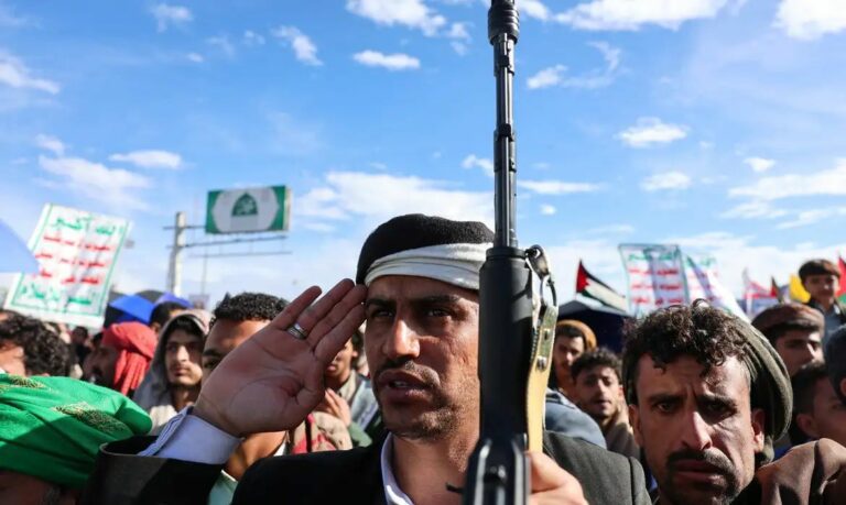 Houthis do Iêmen ameaçam intervenção militar em guerra contra o Irã