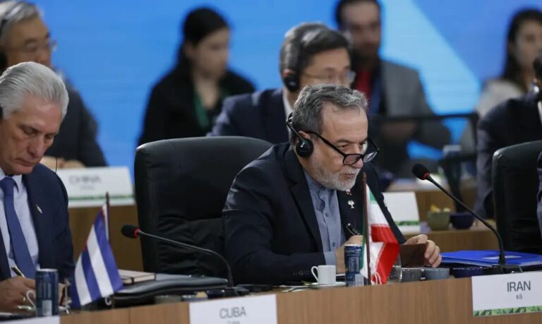 Irã nega cessar-fogo e mantém ataques contra alvos no Golfo