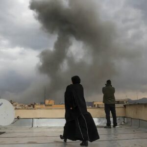 Israel ataca o coração de Teerã e Irã retalia com mísseis contra Netanyahu