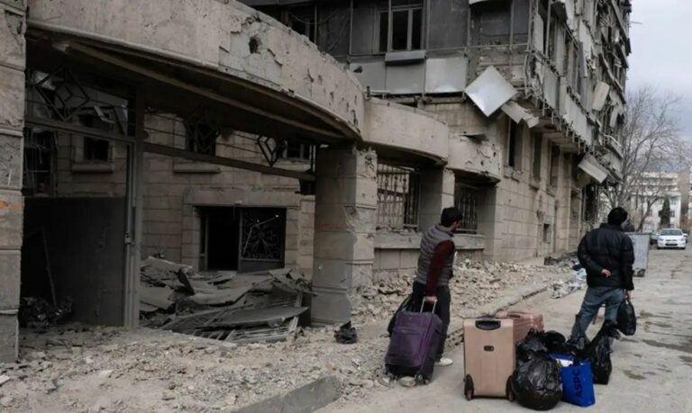 Israel ataca o Irã e intensifica tensão antes de reunião na ONU