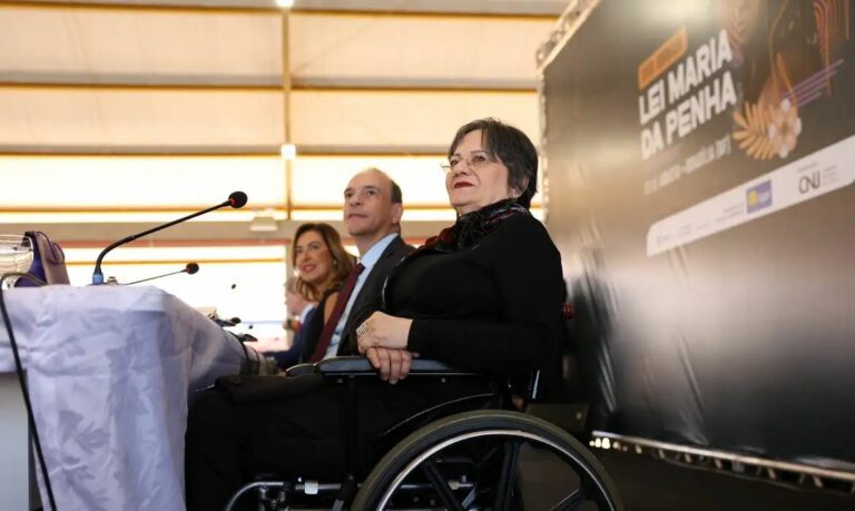 Justiça torna réus quatro acusados de campanha de ódio contra Maria da Penha