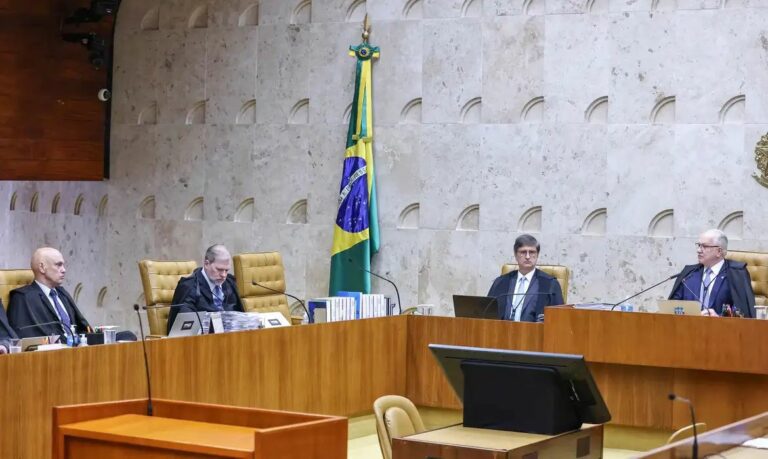 STF retoma julgamento sobre 'penduricalhos' que furam teto salarial
