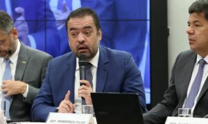 TSE retoma julgamento que pode cassar mandato de Cláudio Castro