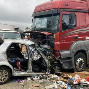 Acidente fatal na BR-251 em Minas Gerais deixa seis mortos da mesma família