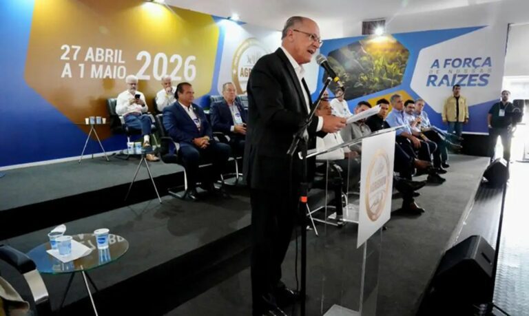 Alckmin anuncia R$ 10 bilhões para modernização de máquinas agrícolas