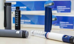 Anvisa discute regras para uso de canetas emagrecedoras e combate mercado ilegal