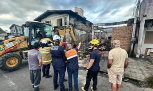 Bombeiros encerram buscas após queda de avião em Capão da Canoa