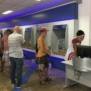 Confira o que abre e fecha no feriado do Dia do Trabalhador