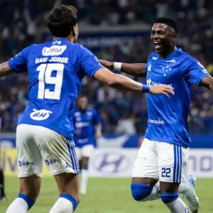 Cruzeiro vence Boca Juniors e assume liderança na Libertadores