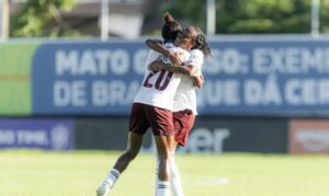 Fluminense vence Mixto-MT e sobe no Brasileirão Feminino