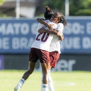 Fluminense vence Mixto-MT e sobe no Brasileirão Feminino