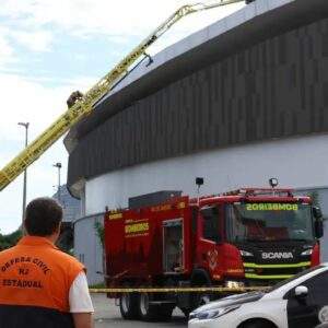 Incêndio atinge cobertura do Velódromo do Rio, mas pista é preservada