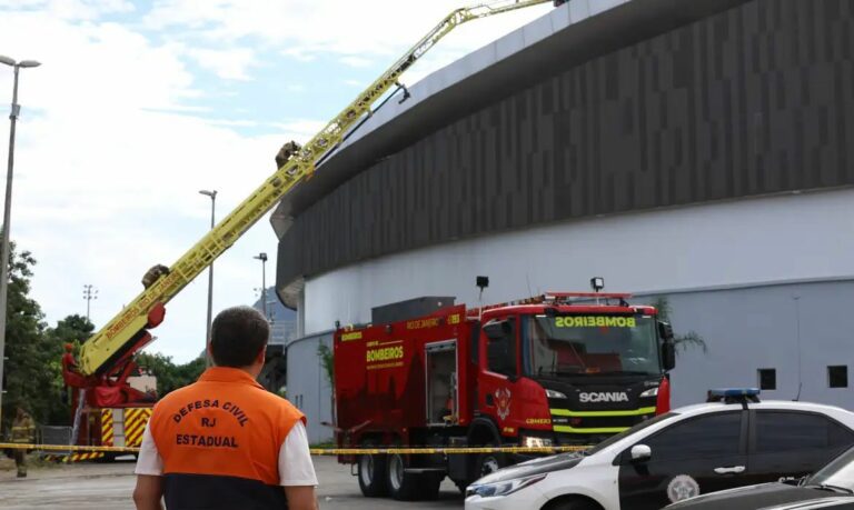 Incêndio atinge cobertura do Velódromo do Rio, mas pista é preservada