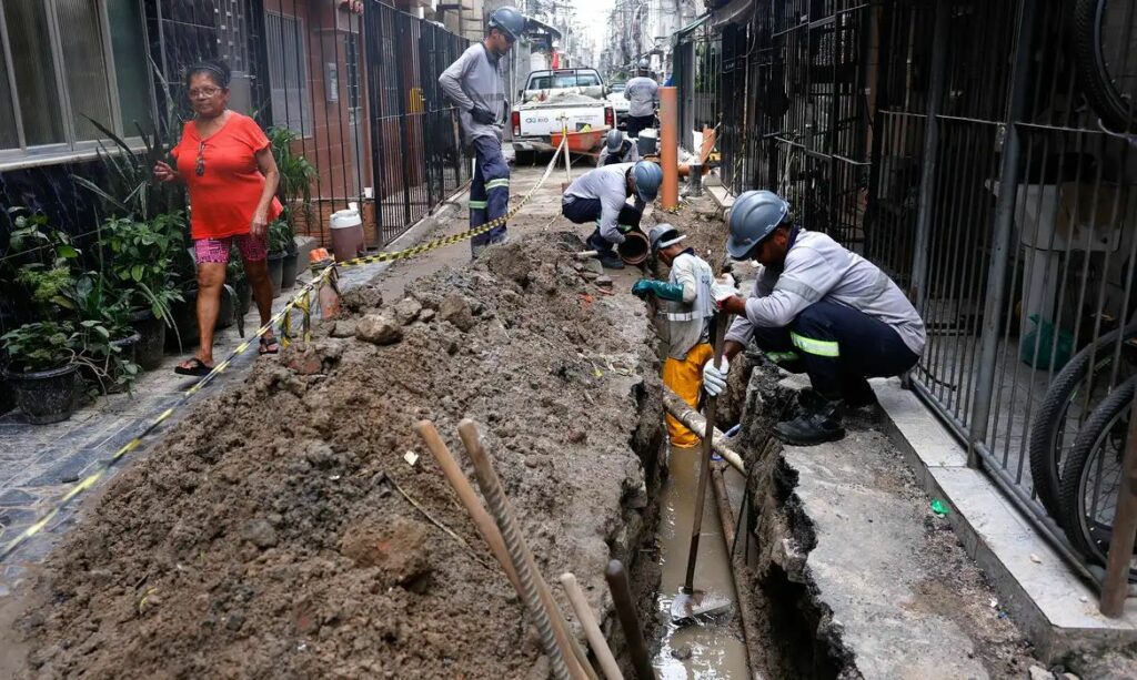 Investimento de R$ 120 milhões busca melhorar esgoto na Maré