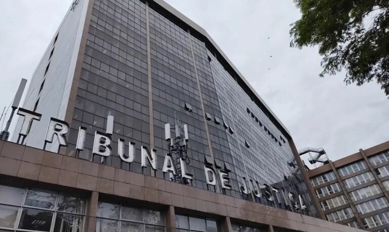 Justiça do Rio condena homem a 30 anos por feminicídio em Paracambi