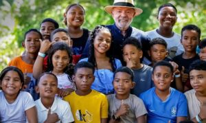 Lula e Alckmin divulgam mensagens de paz e união no domingo de Páscoa