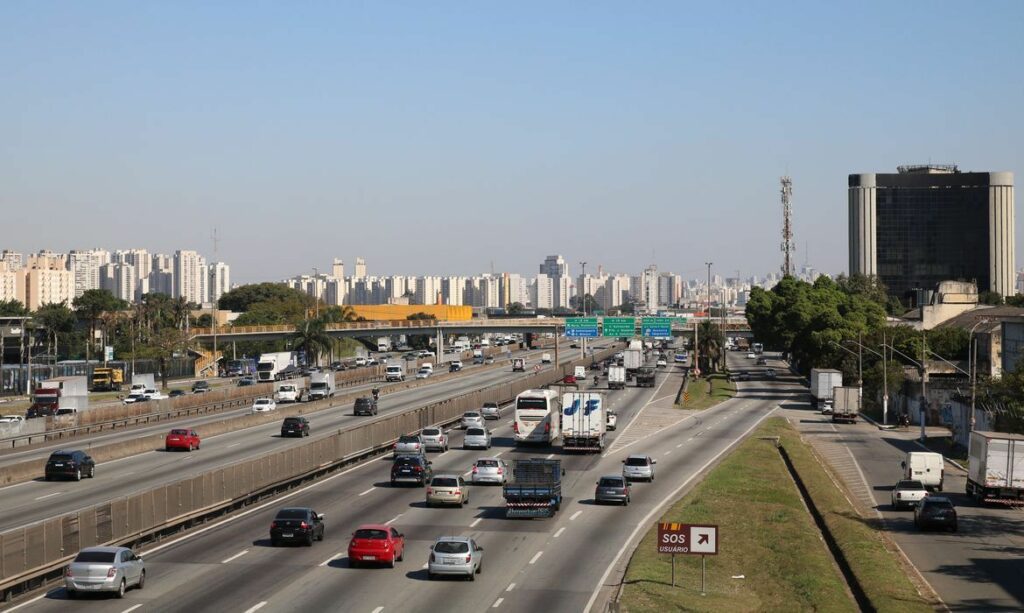 MPRJ pede suspensão de obras na Via Dutra por risco de alagamento