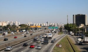 MPRJ pede suspensão de obras na Via Dutra por risco de alagamento