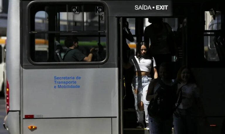 Ônibus do Rio terão campanha de combate ao assédio e violência de gênero