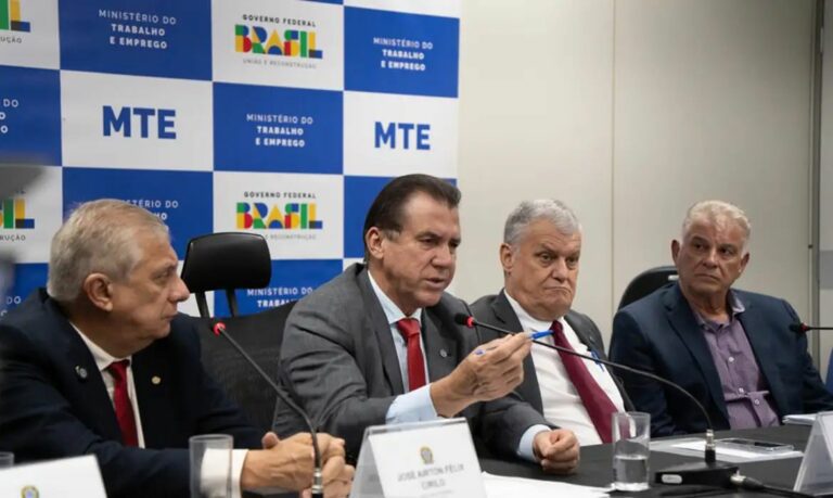 Taxistas buscam linha de crédito do FAT para renovação de frota