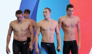 World Aquatics autoriza volta de bandeiras da Rússia e Belarus