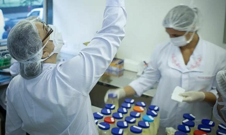 Bancos de leite buscam conscientizar mães sobre doação de excedente