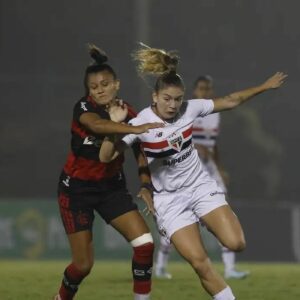 Brasileirão Feminino: São Paulo bate Flamengo e assume vice-liderança
