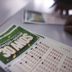 Caixa aumenta estimativa de prêmio da Mega Sena de 30 anos para R$ 320 milhões