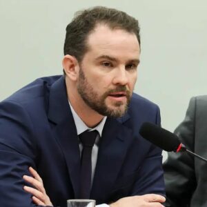 Dario Durigan representa o Brasil em reunião do G7 na França