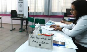 Eleições 2026: Saiba como se inscrever para ser mesário voluntário