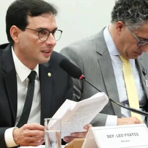 Fim da escala 6x1: Relator propõe folga preferencial aos domingos