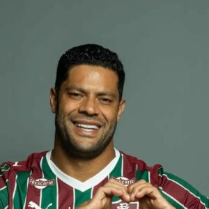 Fluminense oficializa contratação do atacante Hulk até 2027