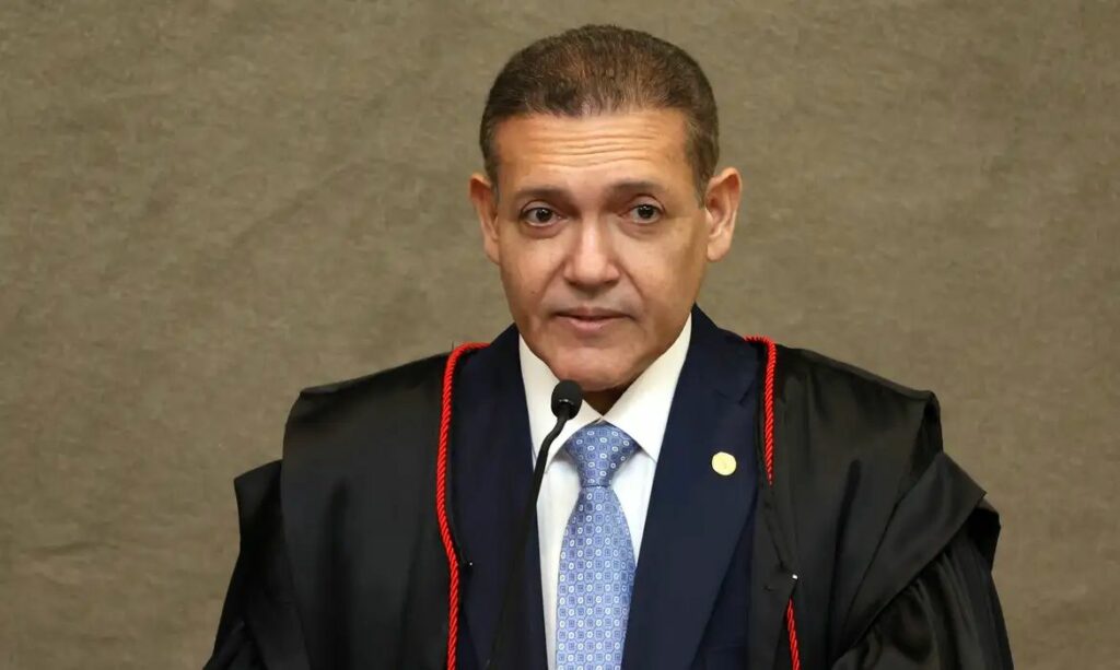 Nunes Marques assume TSE com foco no combate ao uso ilegal de IA nas eleições