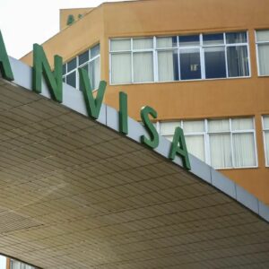 Anvisa determina recolhimento de lote de água mineral Crystal por bactéria