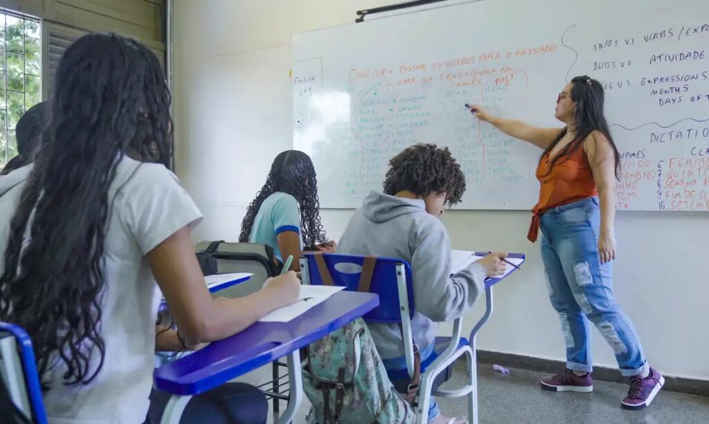 Censo Escolar: Brasil registra queda expressiva na evasão e reprovação