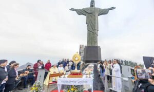 Cristo Redentor inova com tapetes de patchwork no Corpus Christi