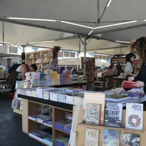Diretor da EBC celebra 90 anos da Rádio Nacional na Feira do Livro de SP
