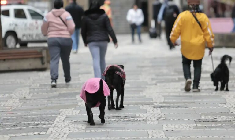 Frente fria traz tempestades no Sul e queda de temperatura em várias regiões